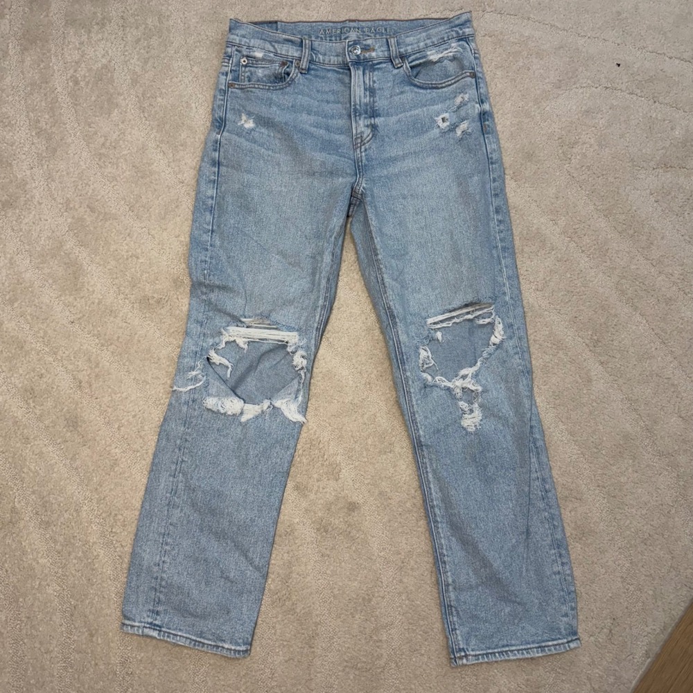American Eagle Womens 6 Distressed Straight Leg Jeans Light Wash Stretch Denim